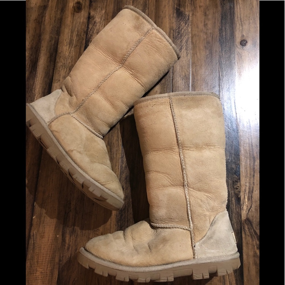Sand Tall Original UGG boot
